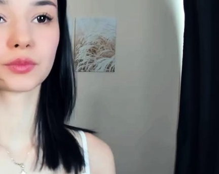 Brunette Solo Webcam Masturbation