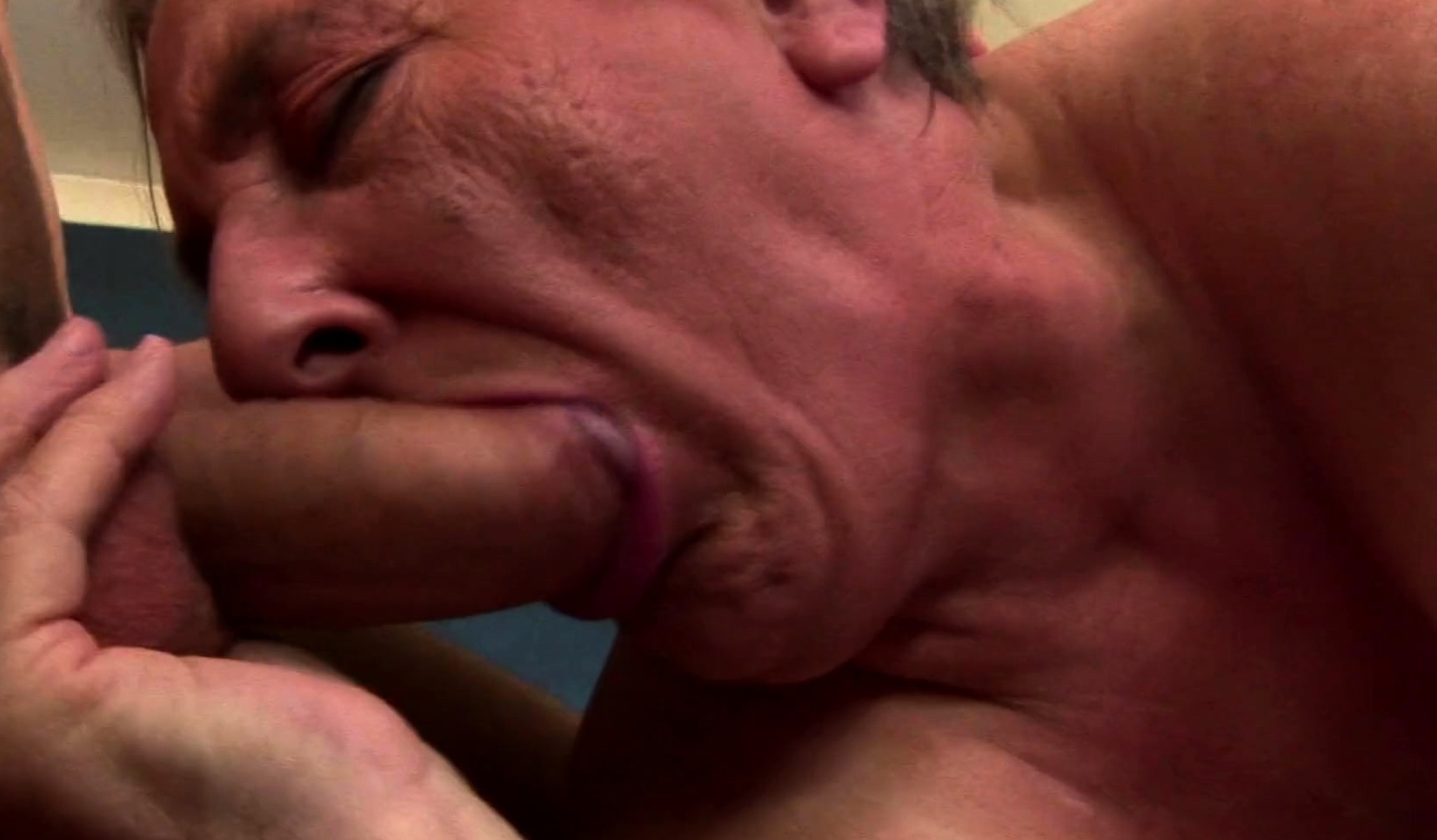 Amateur blonde blowjob and deepthroat