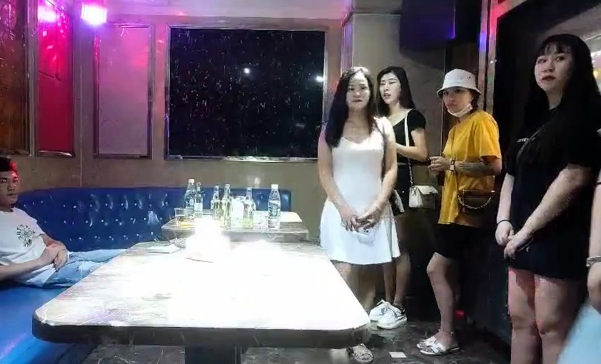 Amateur couple hidden cam