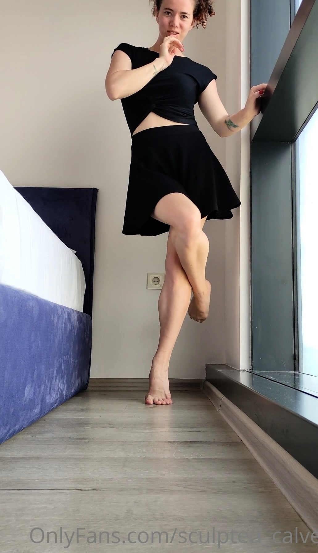 Amateur Webcam Teen Flashes Masturbates