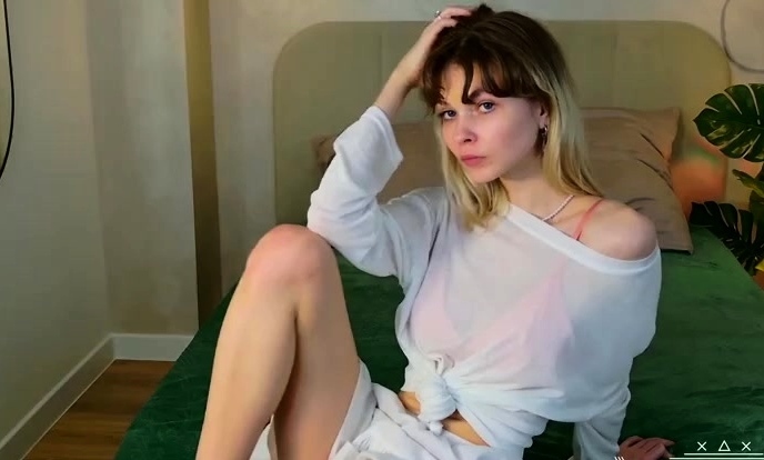 Skinny very petite booty blonde teen webcam solo