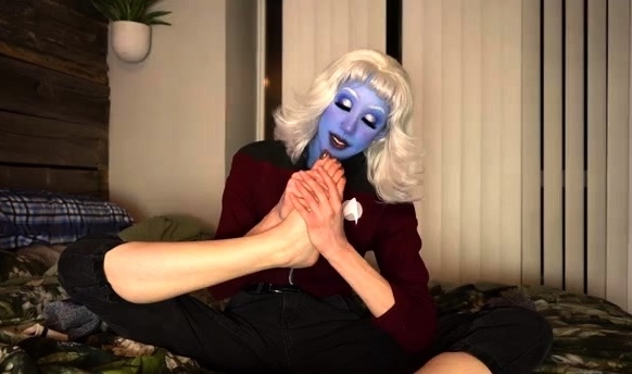 Imilia Audley - Andorian Sock Removal And Foot Worship