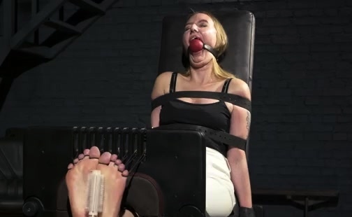 Rfstudioproduction – Katrina – Stocks Tickle And