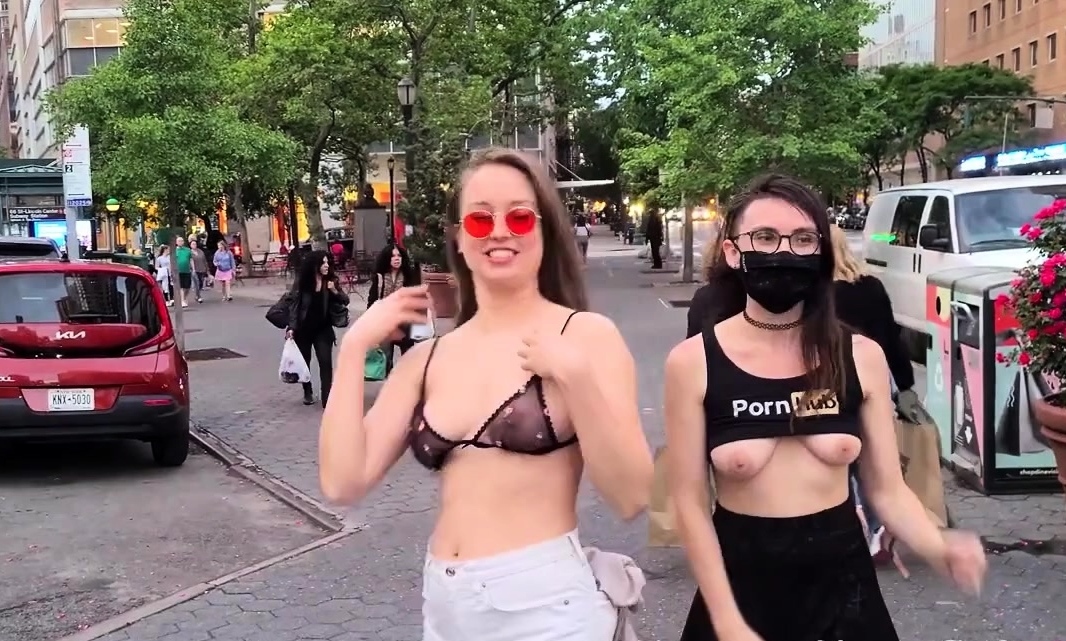 Shy Goth Exhib's Daring Outdoor Walk and Top Change in