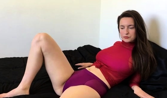 Goddexx Daphne - Bitchy Roommate Demands Pedicure