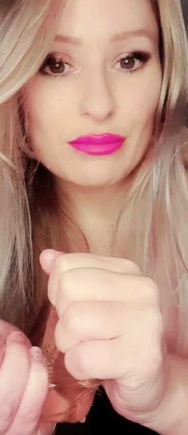 Close up with blonde hottie blowing a large dick
