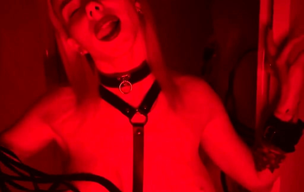 Blonde Babe's BDSM Solo Squirt Show