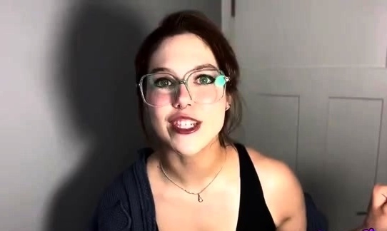 Ellie Skyes - The Family Vacation: step-Mom's Desperation