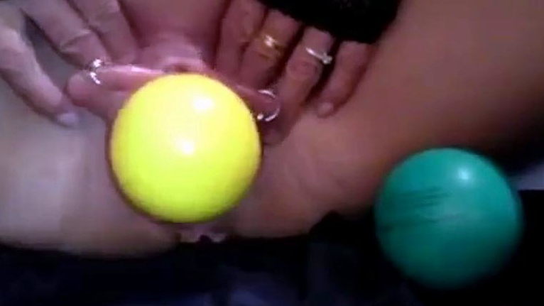 Pierced pussy pumping on webcam