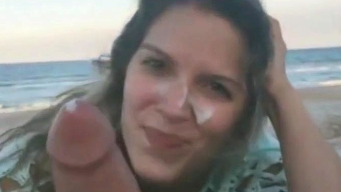 Cheating Girl Takes Facial from Lover at the Beach - Amateur