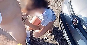 je prend une autostopeuse elle m allume on baise