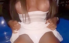 exhib d une mature salope a souhait