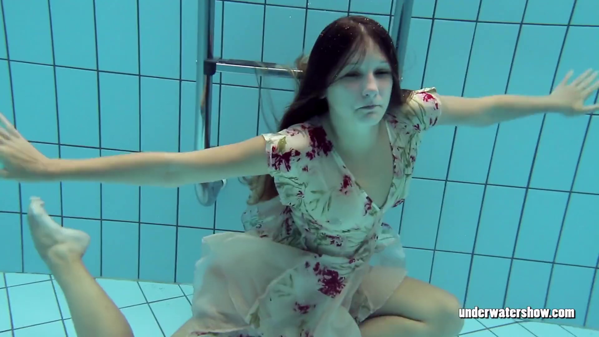 Lucy Gurchenko Strips Underwater And Shows Hairy Vagina