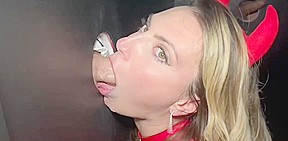 de bonnes bites a vider au gloryhole pour lia