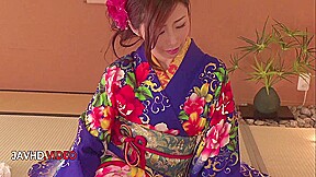 Passionate JAV Star in Kimono Gives Seductive Blow Job on Cam