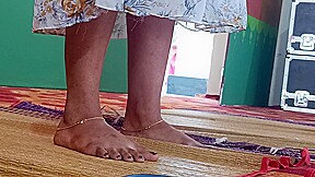 candid asian feet in train : candid soles close ups