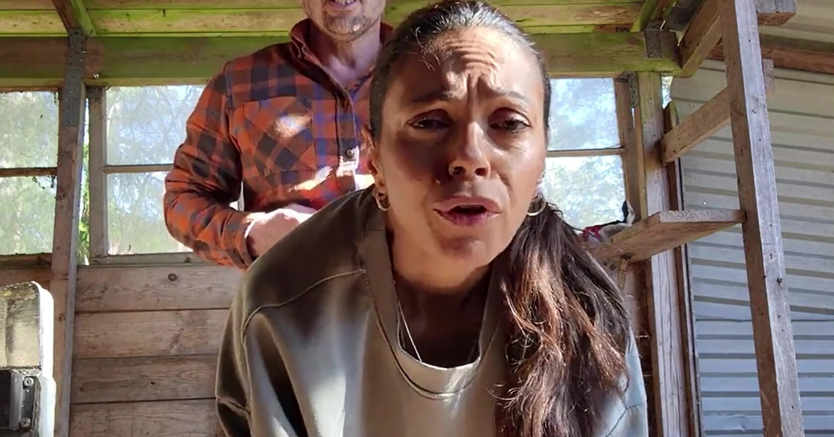 sodomisée dans la cabane du bucheron