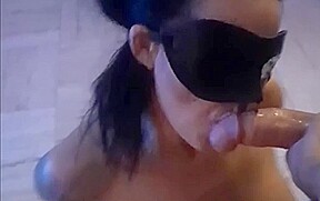 elle se ait remplir la bouche de sperme